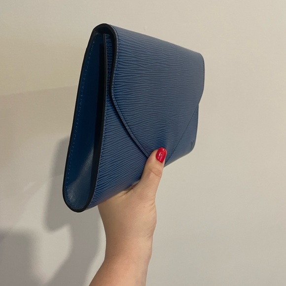 Authentic LV royal blue Epi clutch - Picture 2 of 5